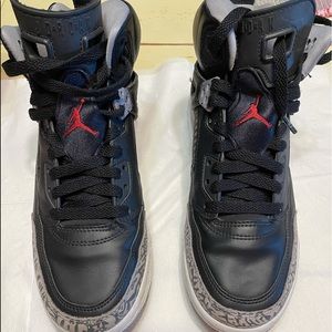 Nike Jordan shoes, great condition.